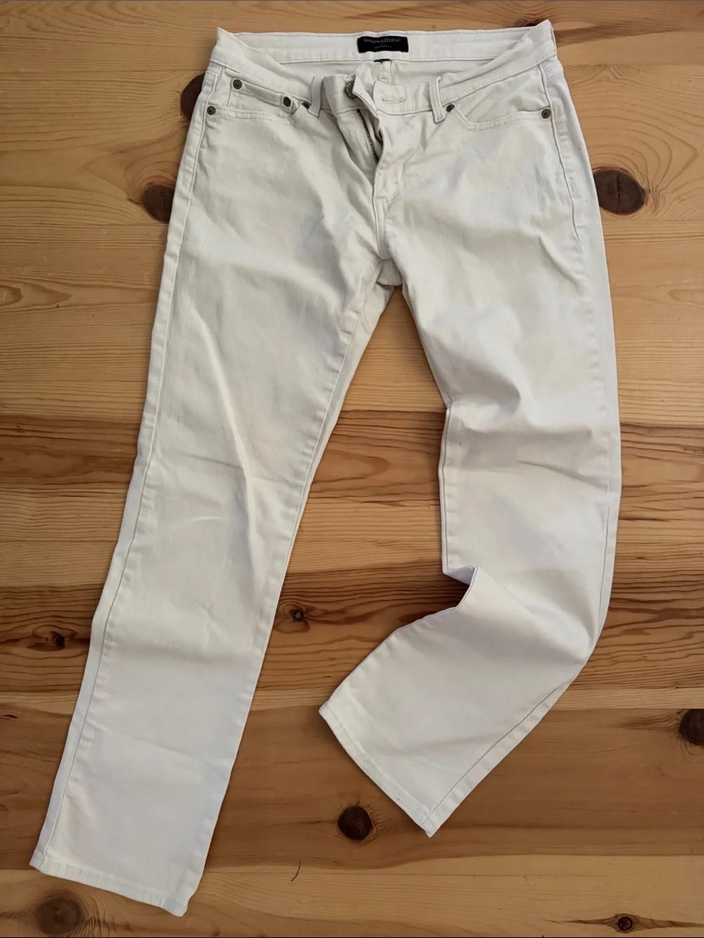 Banana Republic Women’s White Slim Straight Jeans